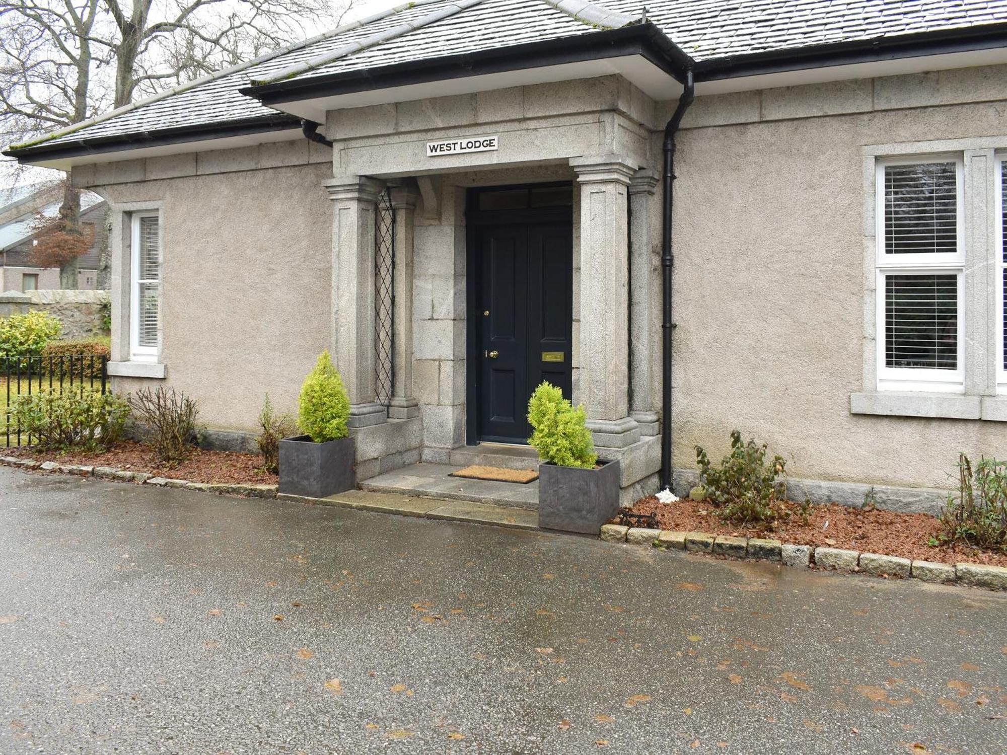 West Lodge バンチョリー エクステリア 写真